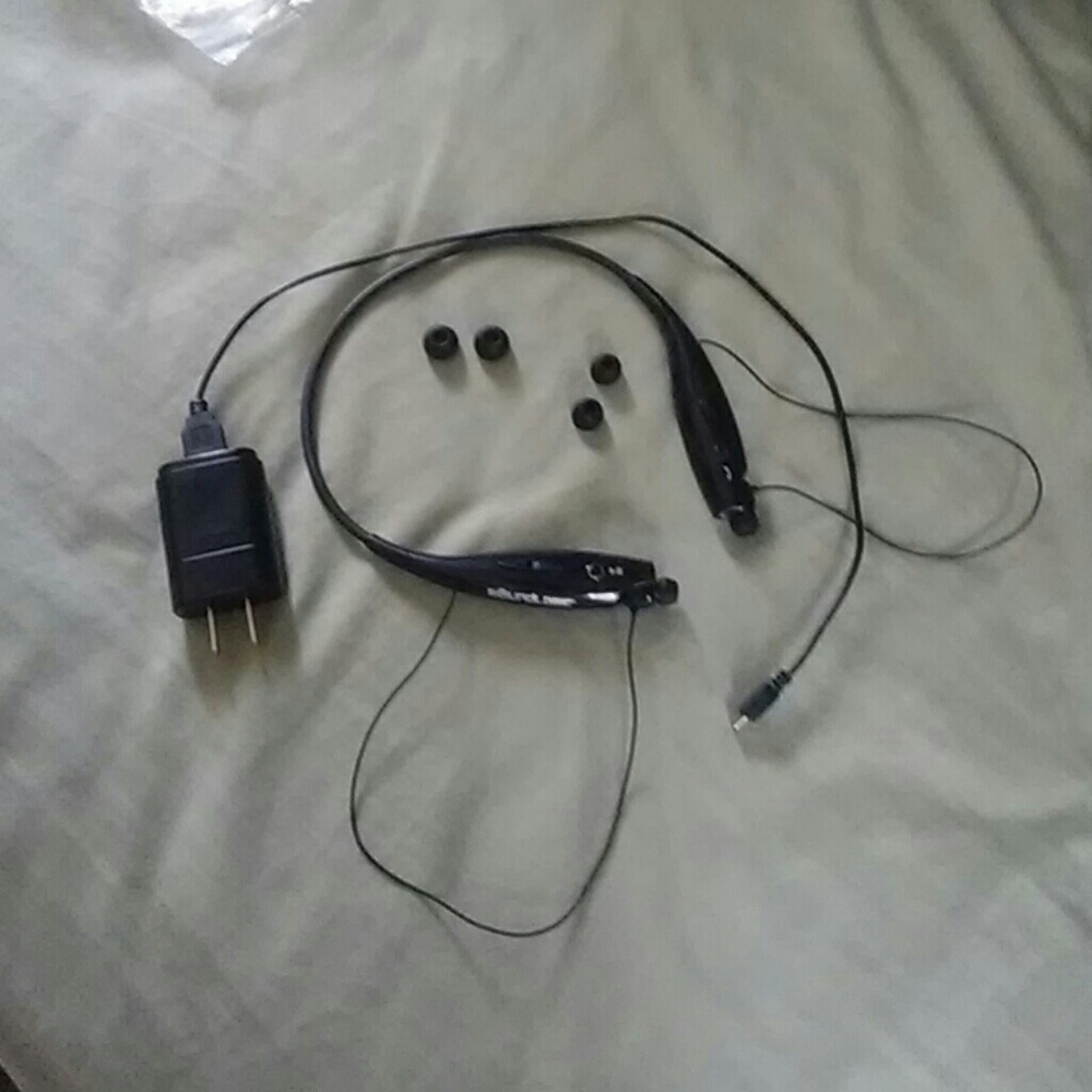 Bluetooth Headsets Beats - Picture 4 of 4